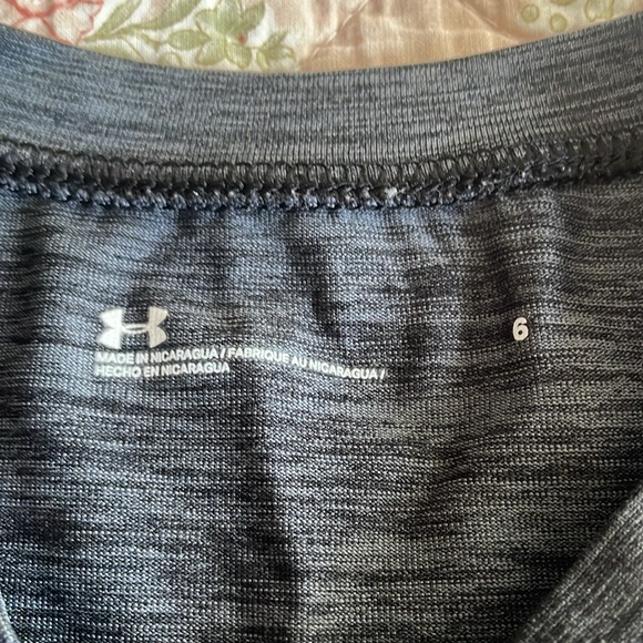 Under Armour gray dry fit boys shirt - Picture 2 of 2